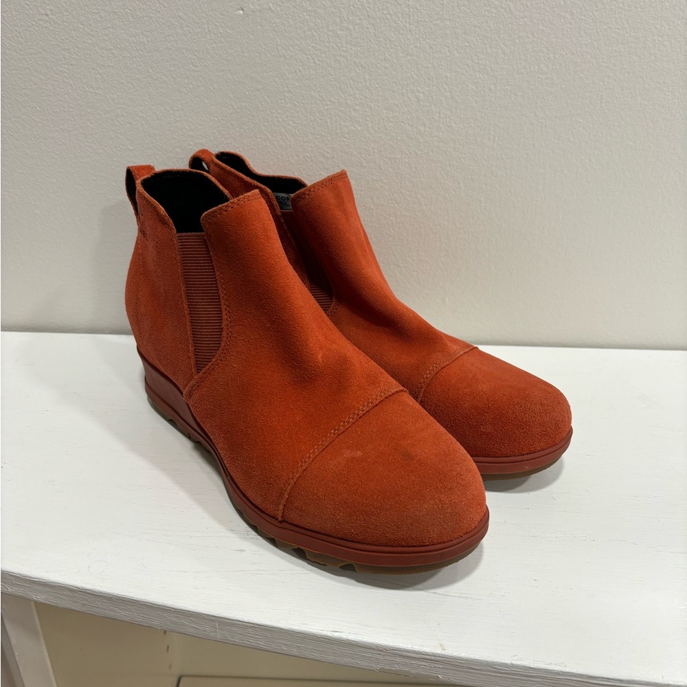 Sorel Burnt Orange Suede Boots